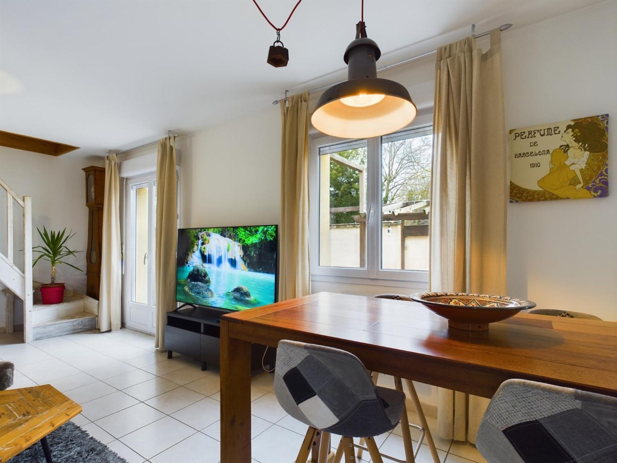 بونت-سانت-ماري Maison Cosy - Jardin Privatif - Proche Magasin D'Usine المظهر الخارجي الصورة